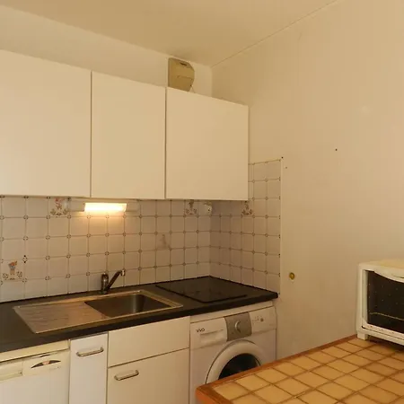Le Lavandou, 2 Pieces, 4 Personnes - Fr-1-251-628 Apartment Le Lavandou