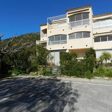 Apartment Le Lavandou, 2 Pieces, 4 Personnes - Fr-1-251-628 *