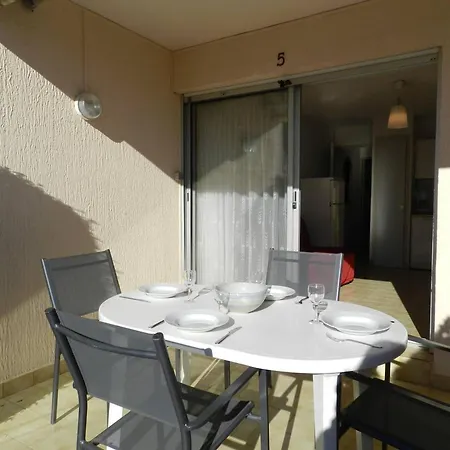 Le Lavandou, 2 Pieces, 4 Personnes - Fr-1-251-628 * Le Lavandou